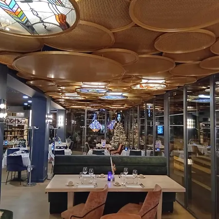 Dali - Restaurant Hotell
