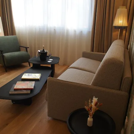 Dali - Restaurant 4*