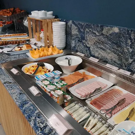 Dali - Restaurant Hotell 4*