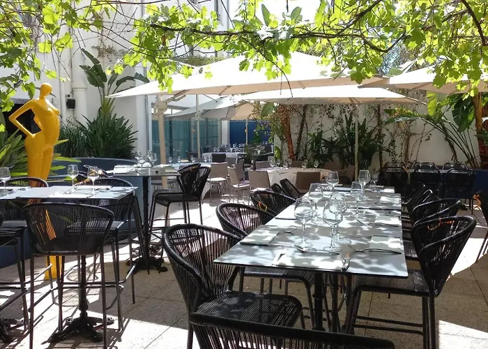 Dali - Restaurant Szálloda 4*