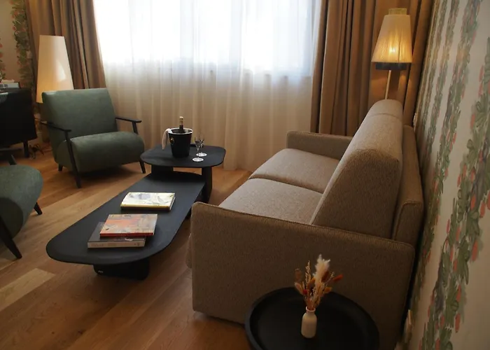 Dali - Restaurant 4*